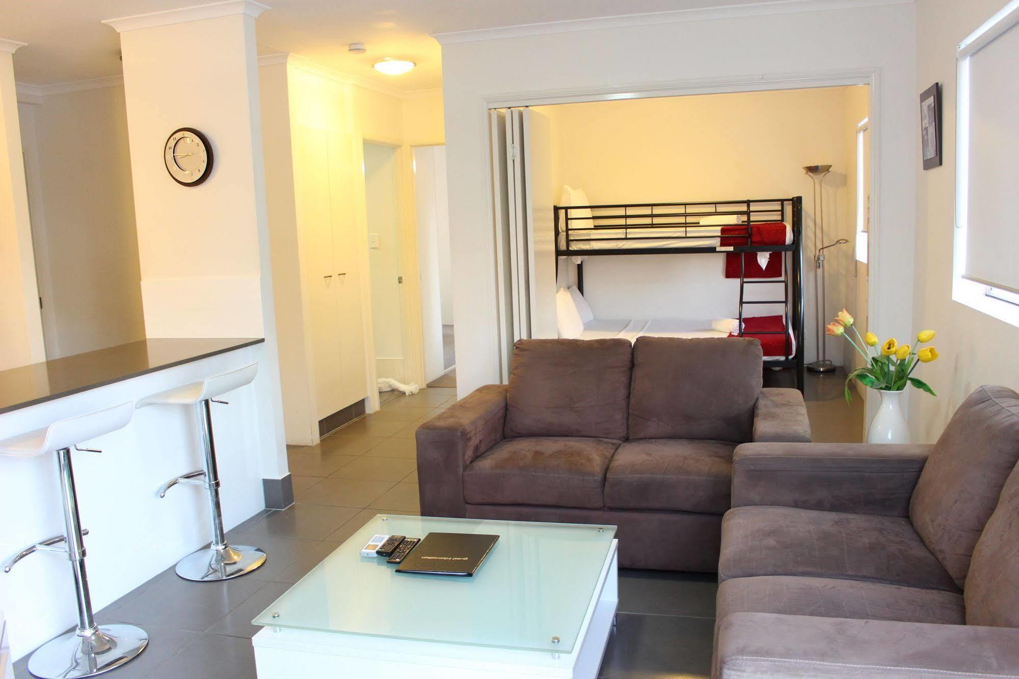 เซอร์เฟอร์ริเวอร์ไซด์อพาร์ทเม้น Aparthotel โกลด์โคสต์ ภายนอก รูปภาพ