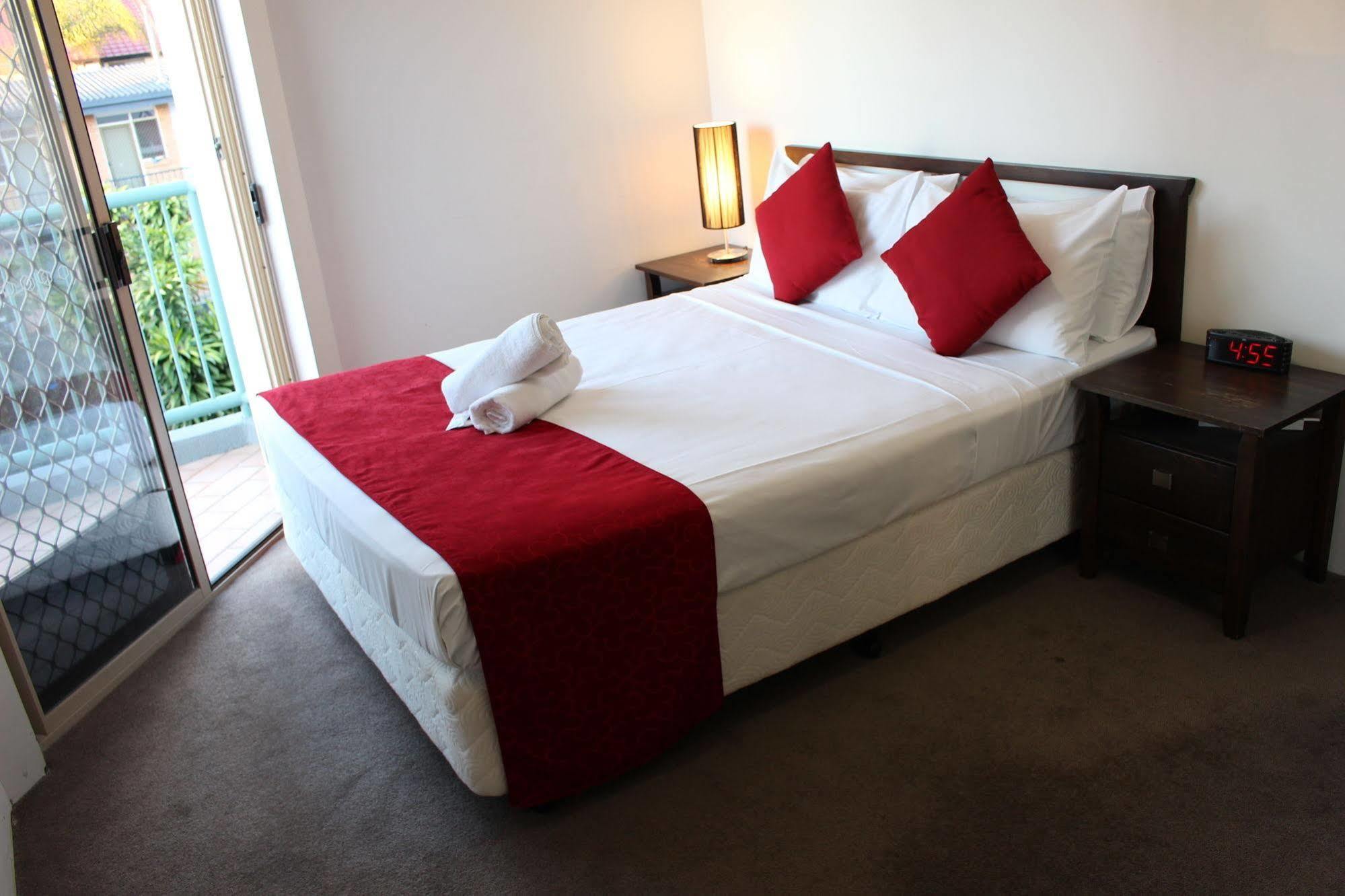 เซอร์เฟอร์ริเวอร์ไซด์อพาร์ทเม้น Aparthotel โกลด์โคสต์ ภายนอก รูปภาพ